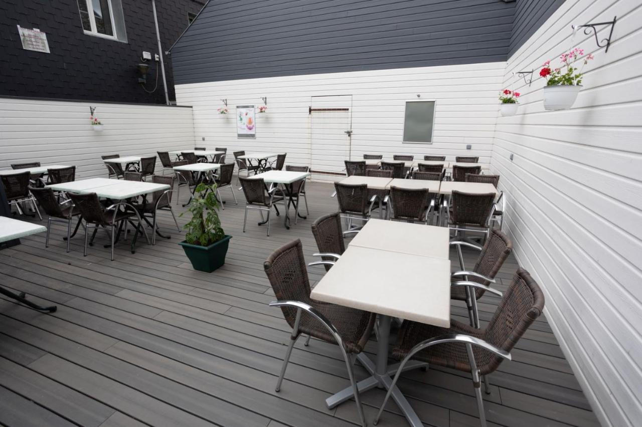 Logis-Hotel & Restaurant Le Carnot Bolbec Exterior photo