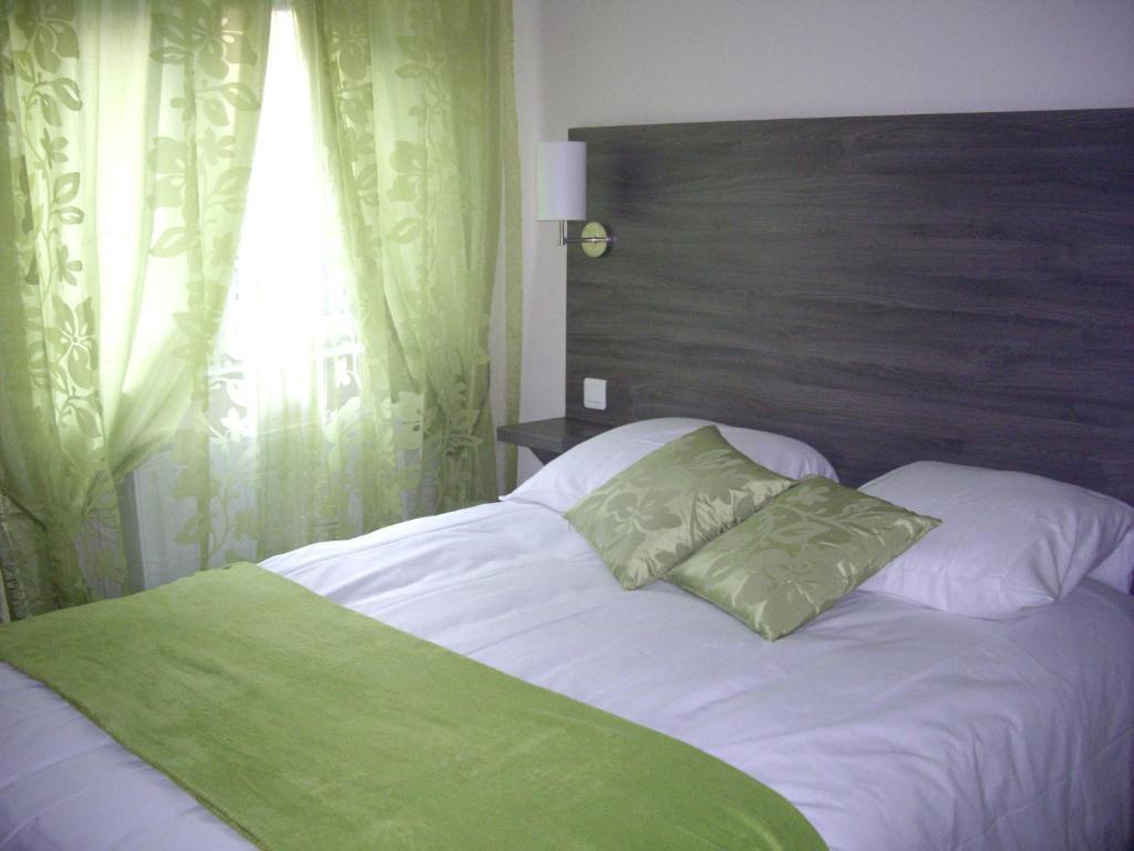 Logis-Hotel & Restaurant Le Carnot Bolbec Room photo